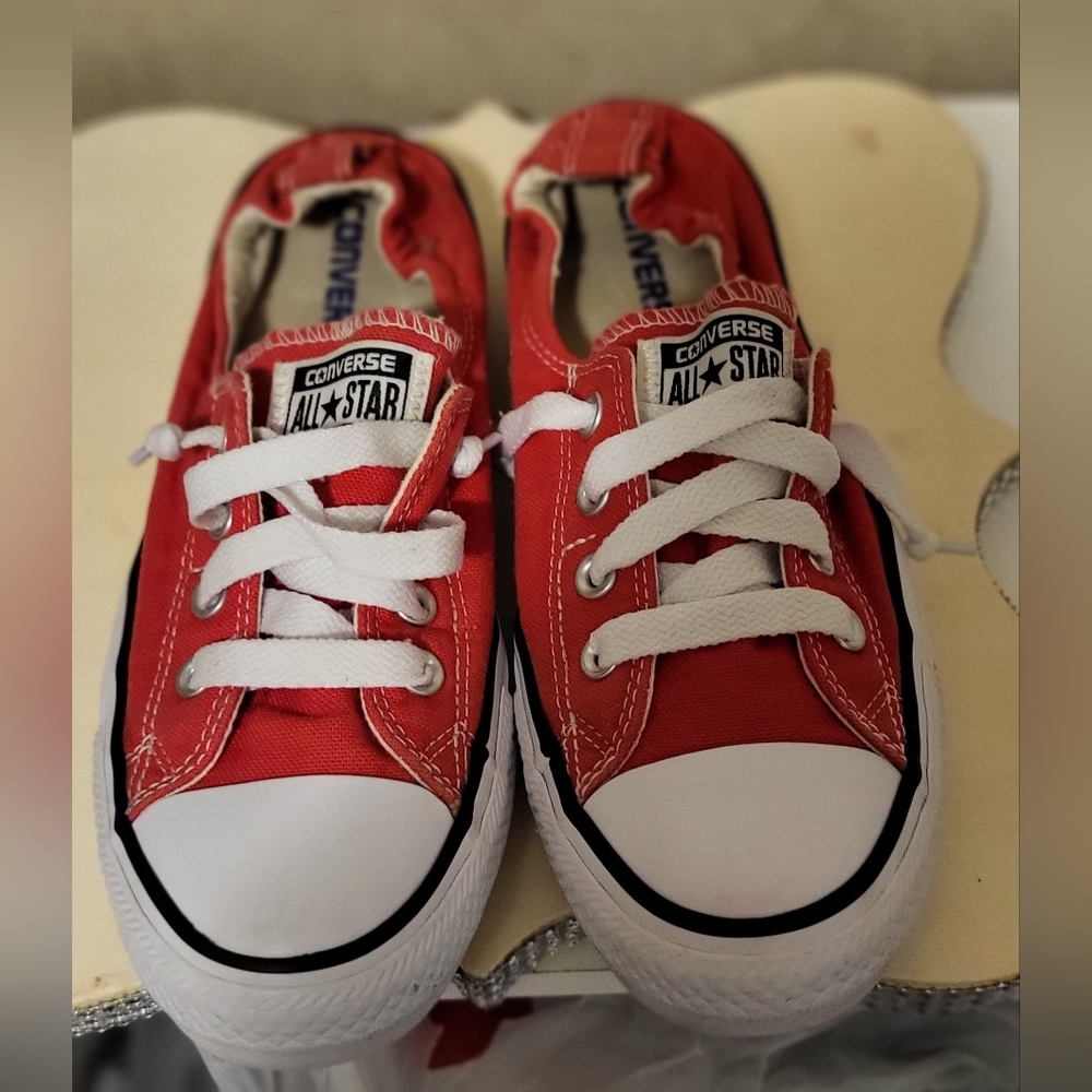CONVERSE ALL STAR WOMENS SIZE 9.